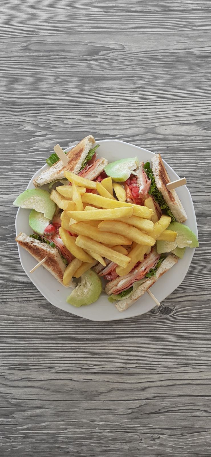 Club sandwich with cured meat products