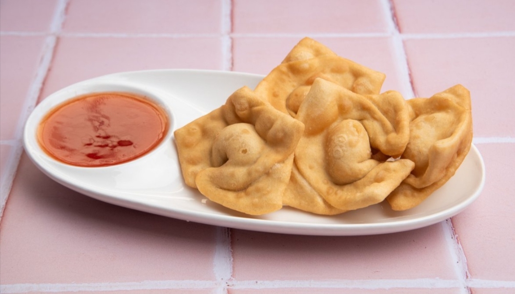 16. Handmade Won Ton with Cheese (4 pcs.)