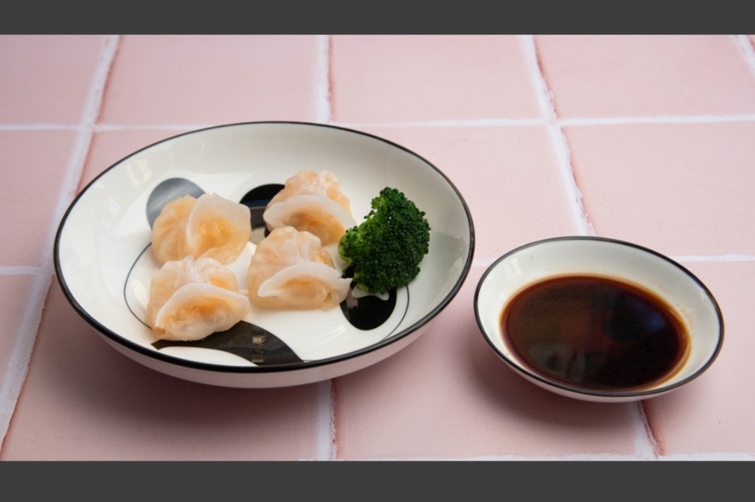 17. Steamed shrimp dumping